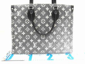 LOUIS VUITTON モノグラムデニム モノグラム M46448 オンザゴー ブラックデニムハンドバッグ
