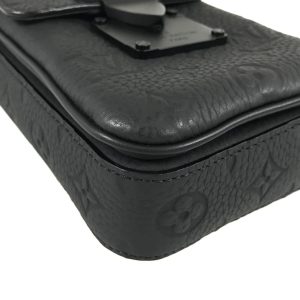 S-Lock 縦型ウェアラブルウォレット M81524