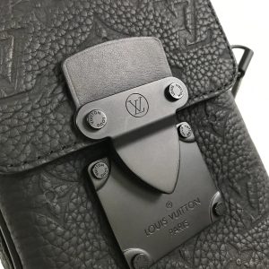 S-Lock 縦型ウェアラブルウォレット M81524